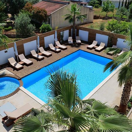 Kuburi Hotel Ksamil Ngoại thất bức ảnh