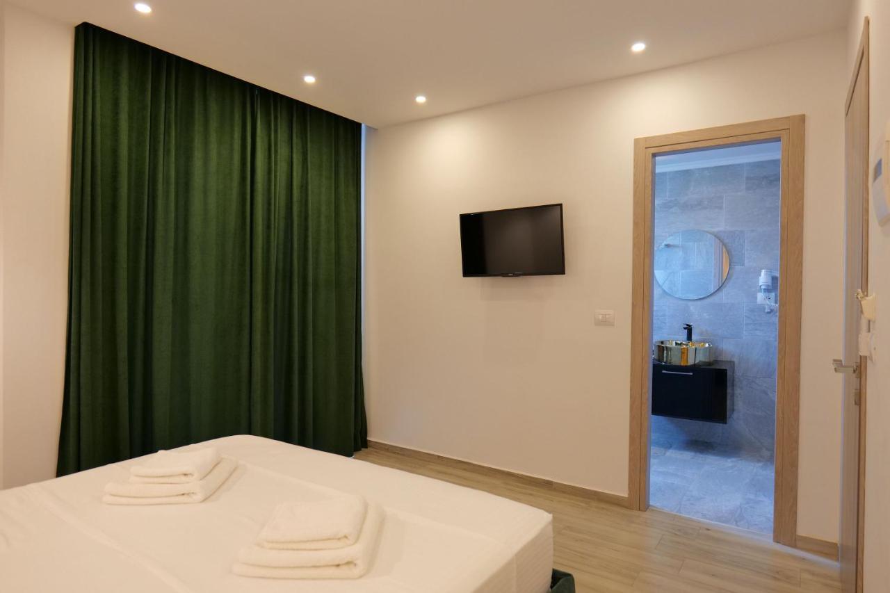 Kuburi Hotel Ksamil Ngoại thất bức ảnh