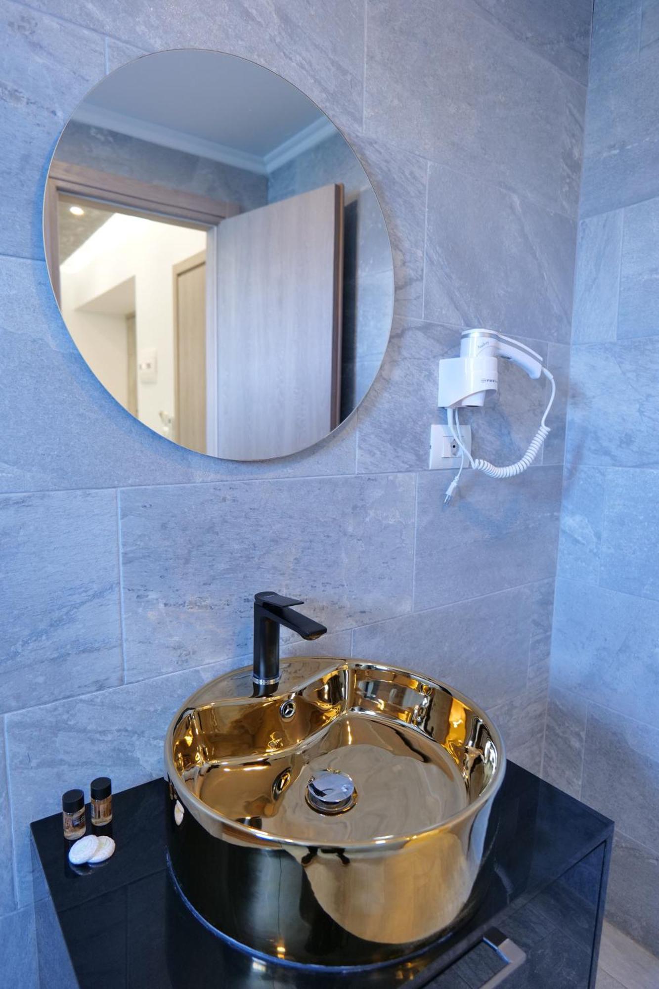 Kuburi Hotel Ksamil Ngoại thất bức ảnh