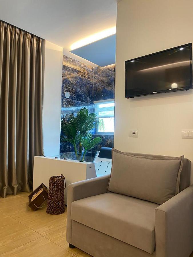 Kuburi Hotel Ksamil Ngoại thất bức ảnh