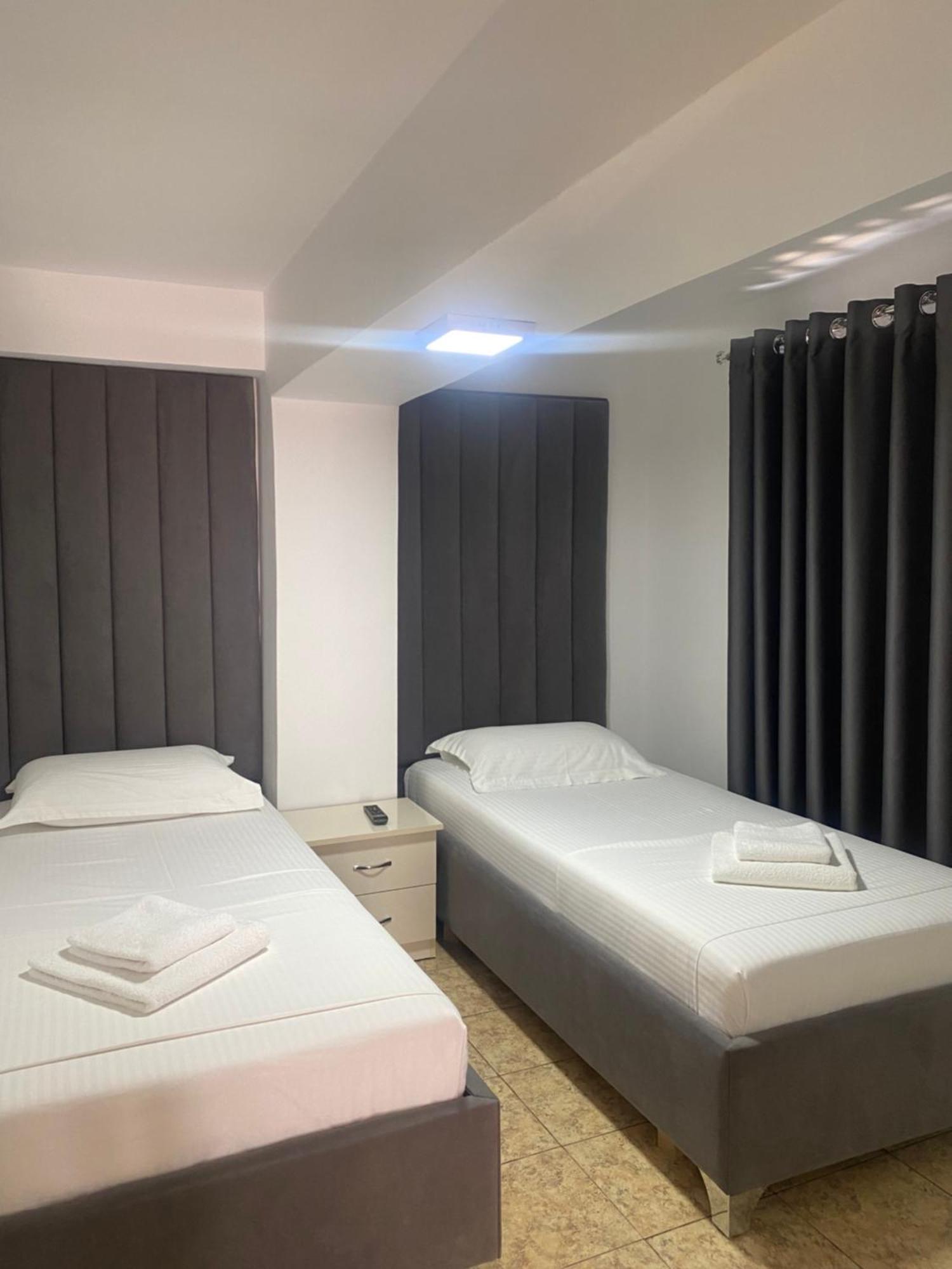 Kuburi Hotel Ksamil Ngoại thất bức ảnh